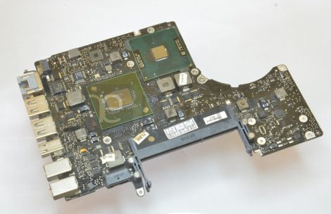 A1278 Macbook Pro 13" unibody Logic Board 2 GHz (820-2327-A 661-4818) Nem működik, alkatrésznek